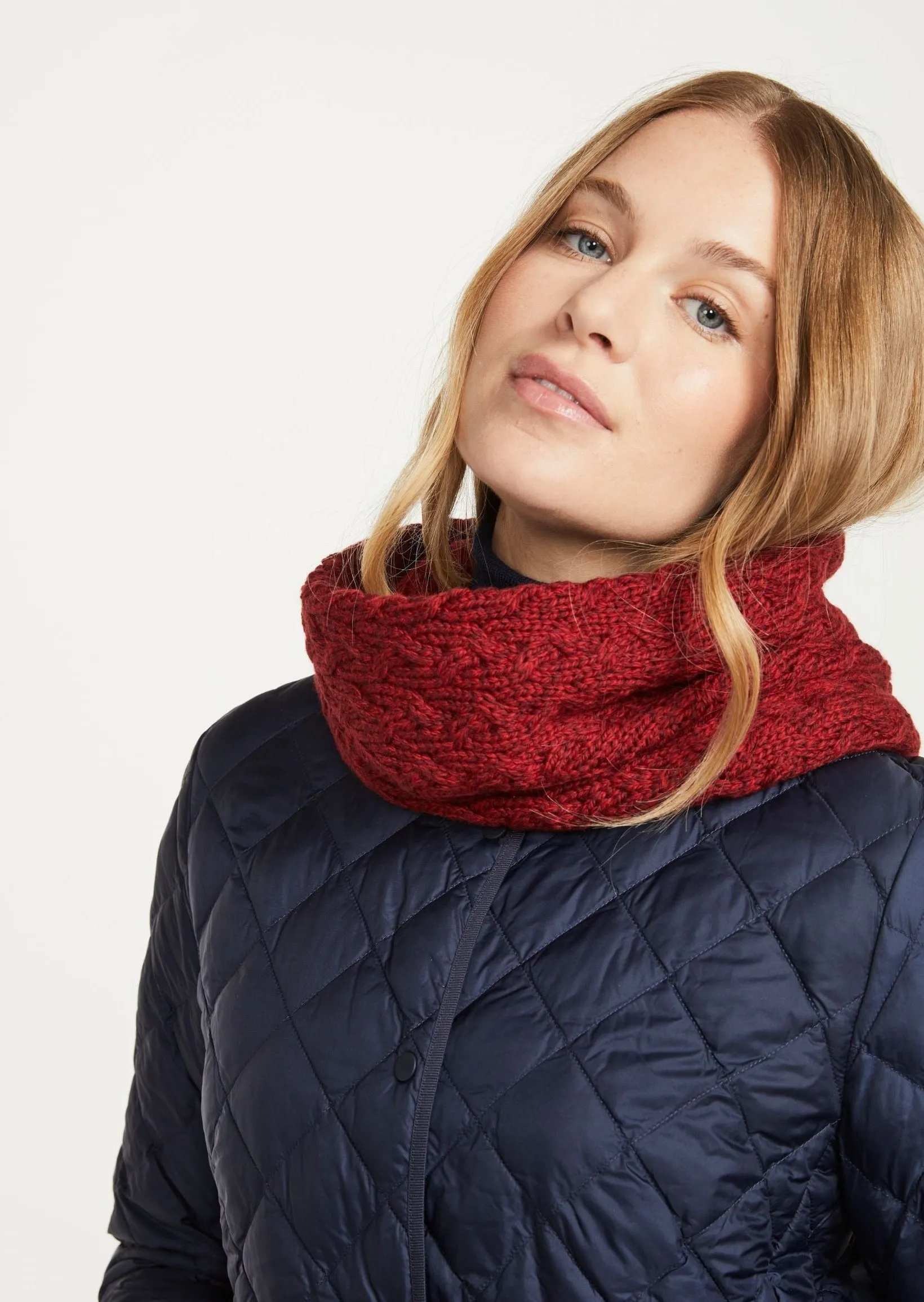 Aran Infinity Cable Scarf | Red