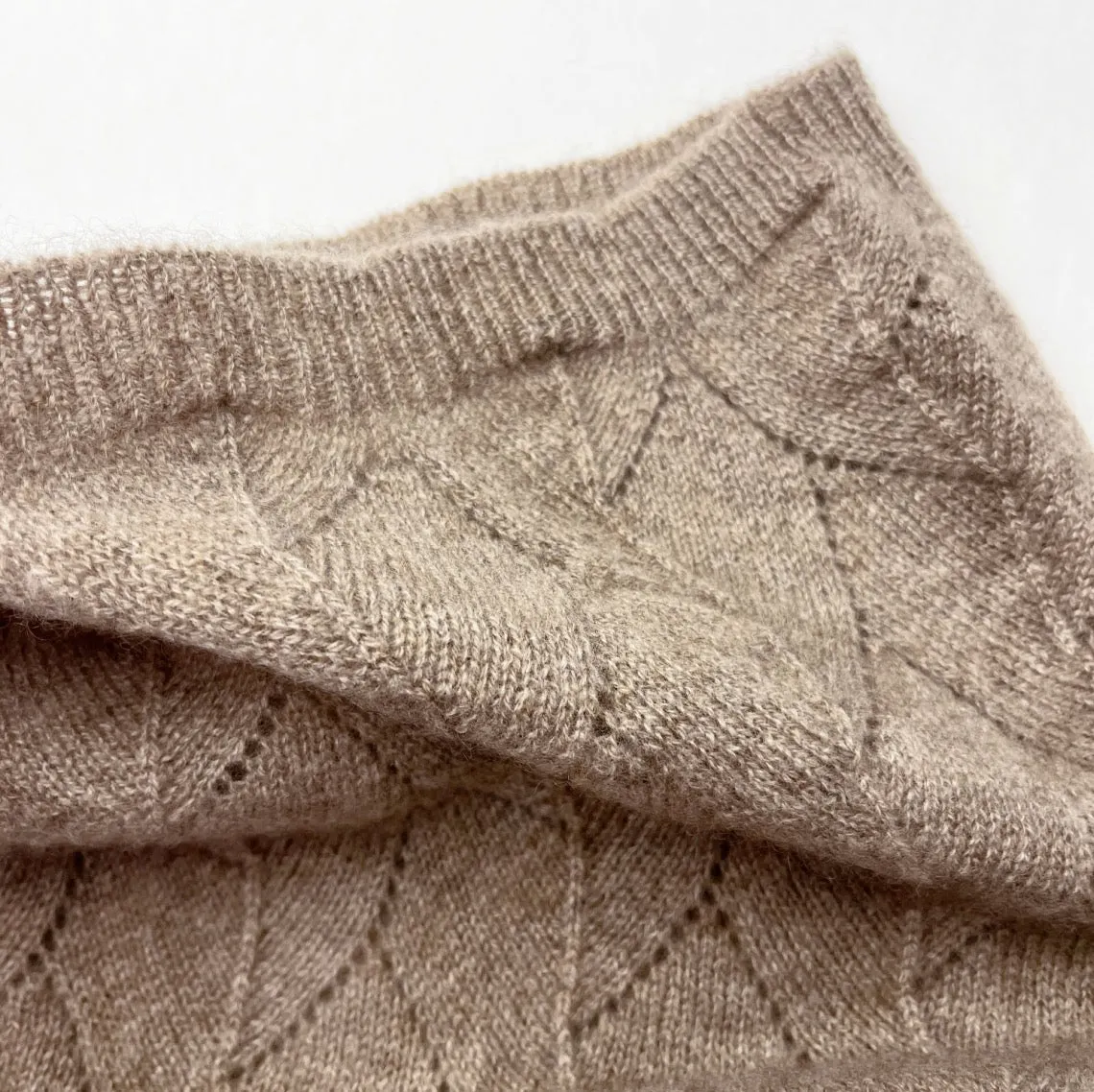 Cashmere knit neck warmer