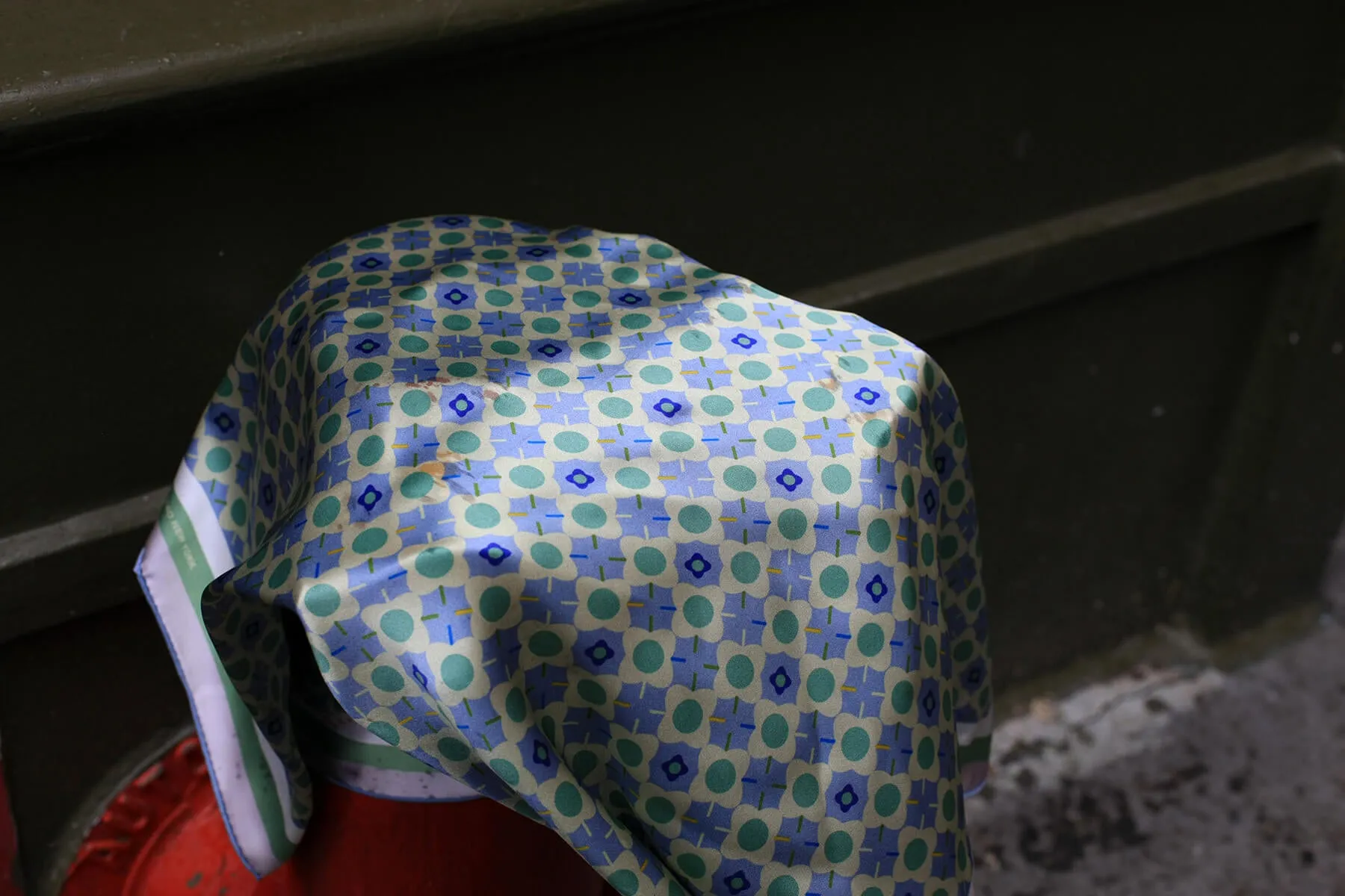 Double Sided Silk Scarf Of Polka Dot Bloom - Green