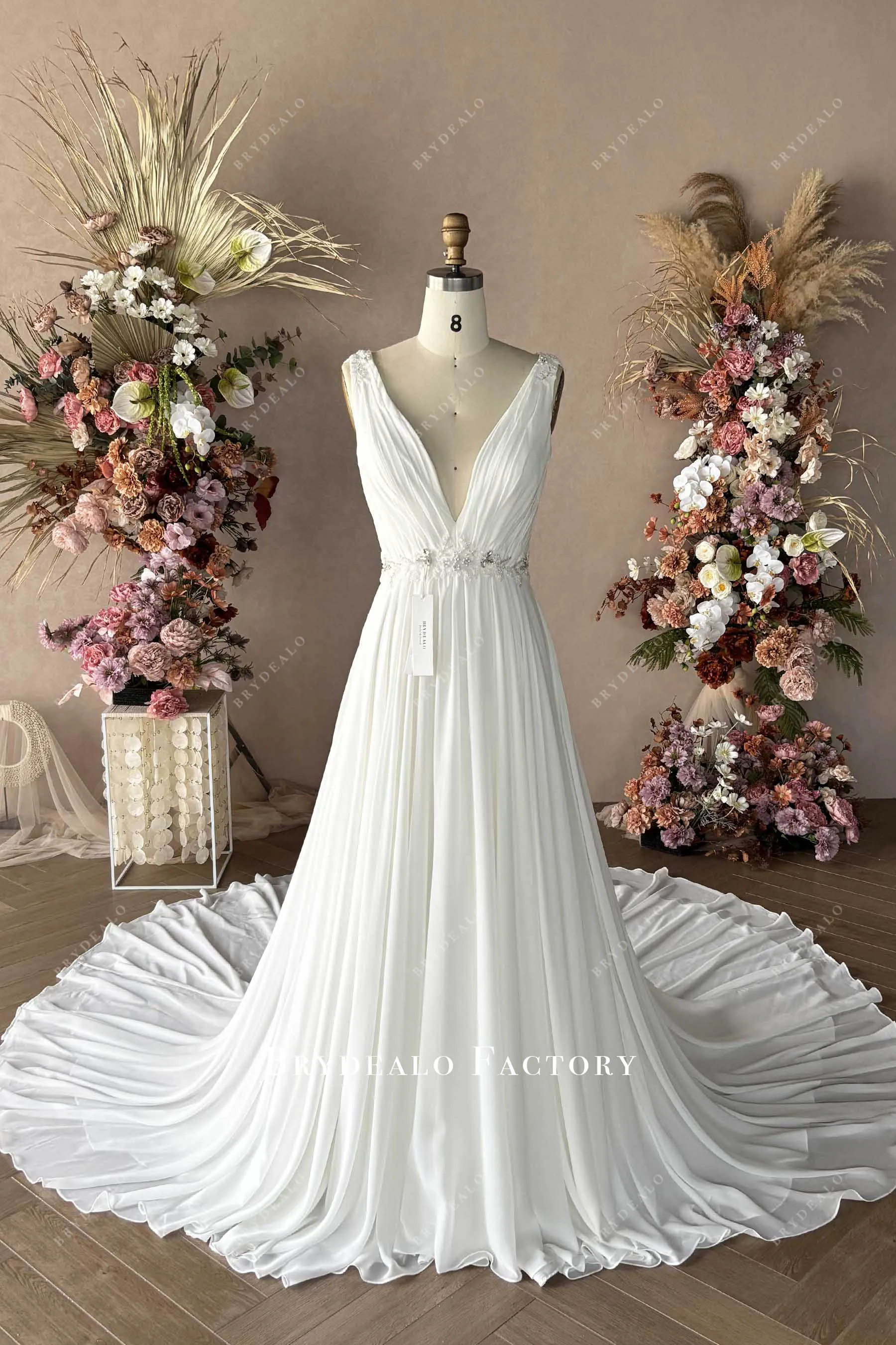 Elegant Sleeveless Chiffon A-line Boho Bridal Gown