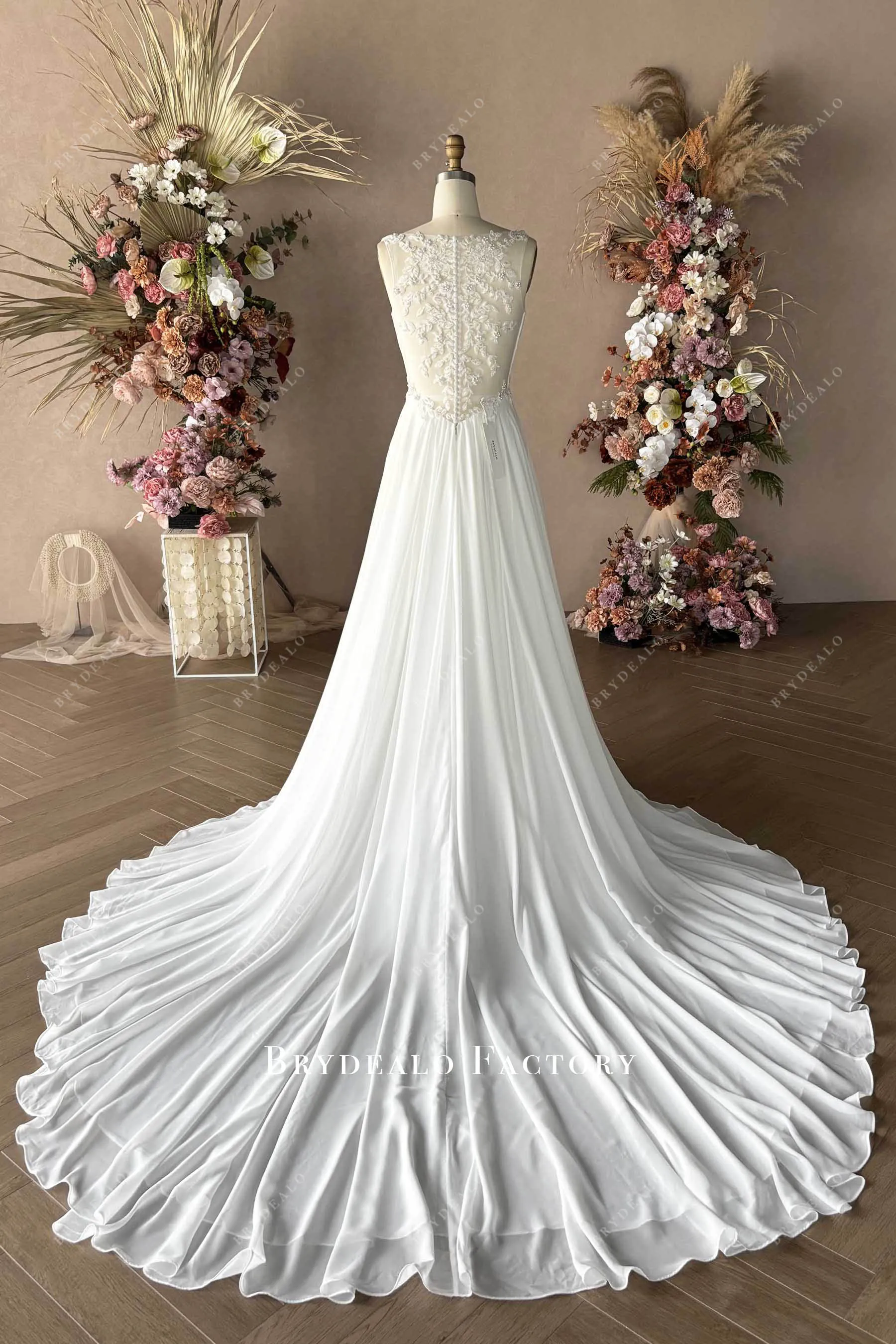 Elegant Sleeveless Chiffon A-line Boho Bridal Gown