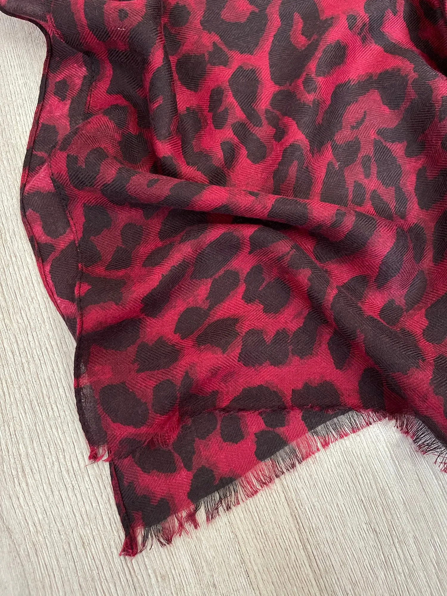 LARGE BURGUNDY LEOPARD PRINT SCARF