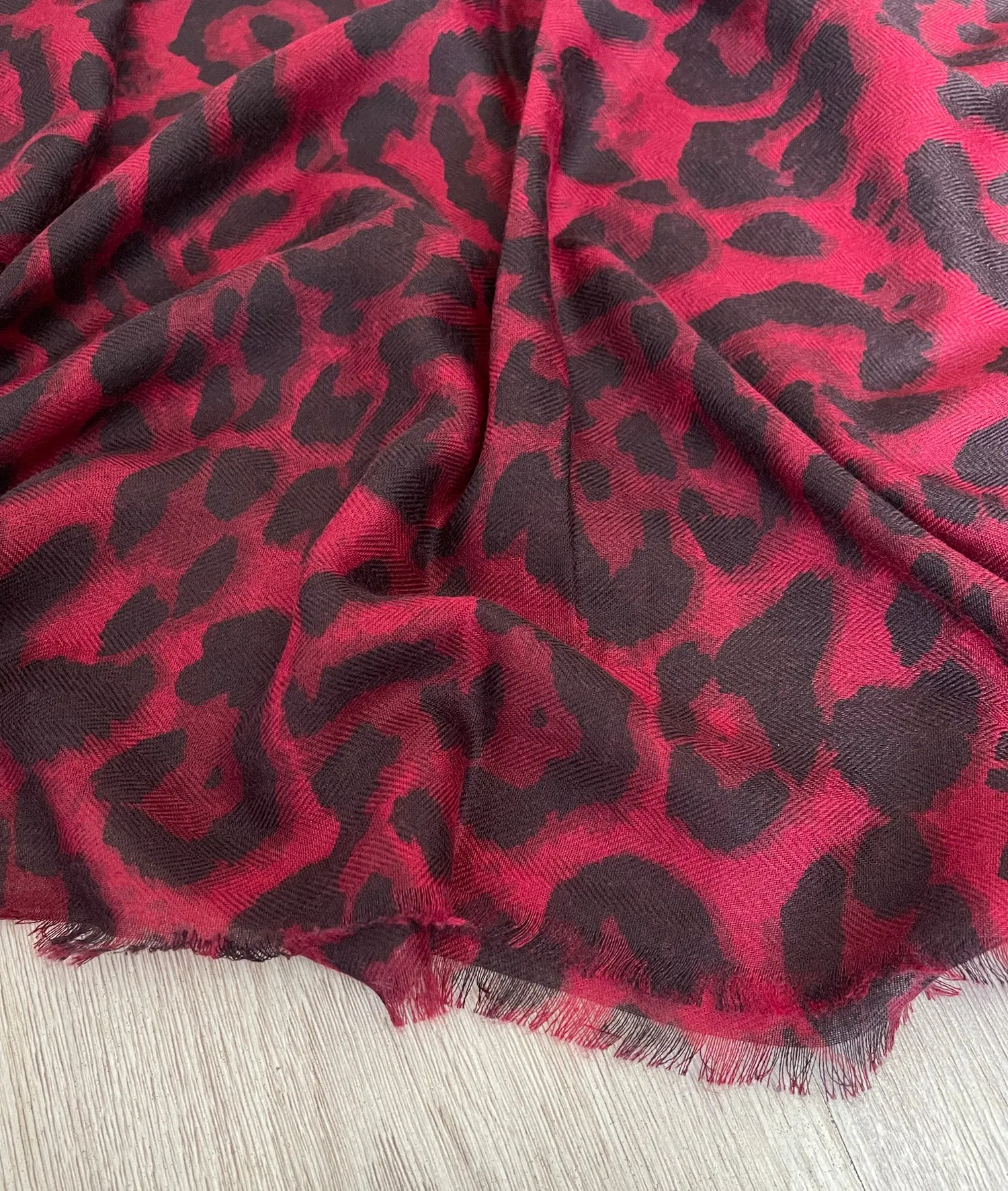 LARGE BURGUNDY LEOPARD PRINT SCARF