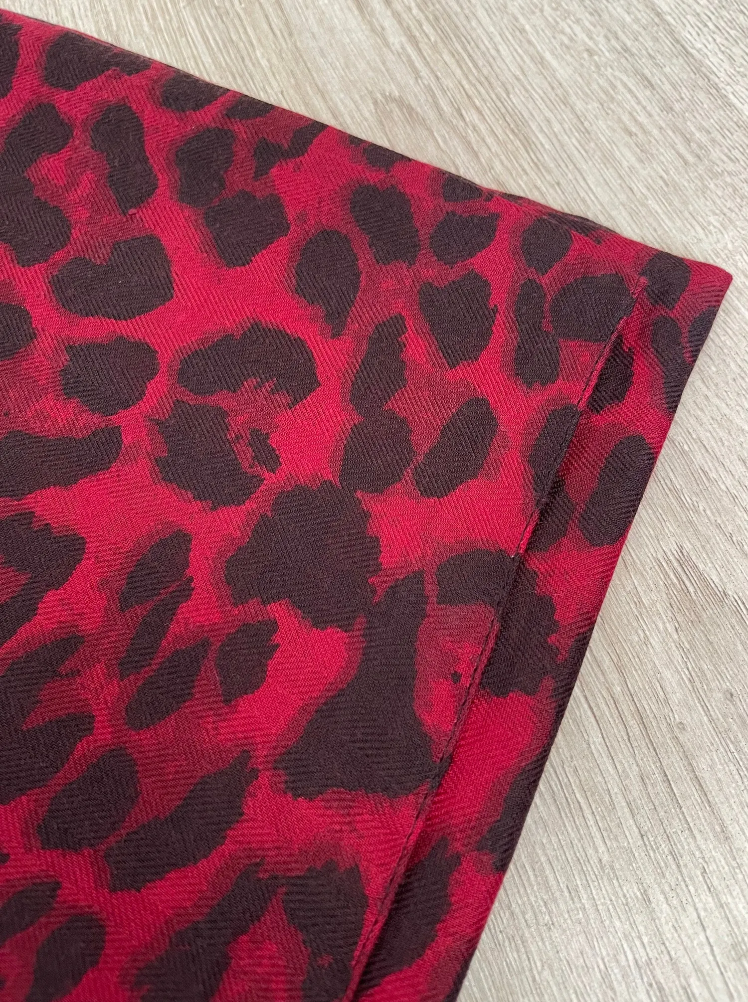 LARGE BURGUNDY LEOPARD PRINT SCARF