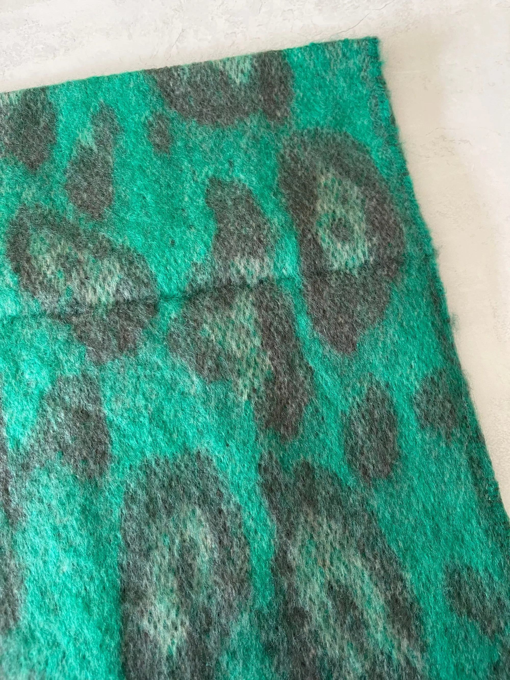 LONG GREEN WOOL MIX FLUFFY OVERSIZED LEOPARD PRINT SCARF